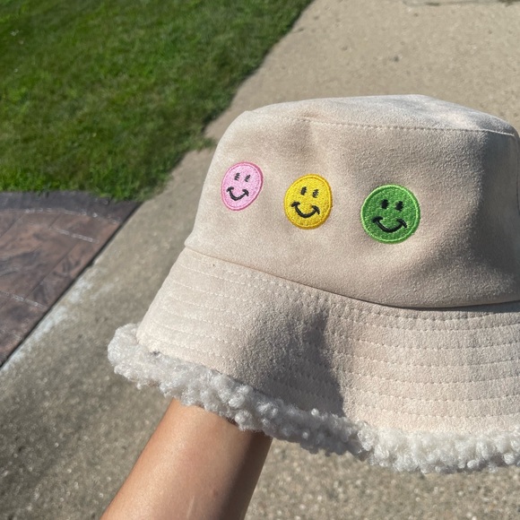 Women’s Bucket Hat - Picture 4 of 5